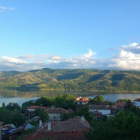 Mihaela Lake Retreat Yuvalar 外观 照片