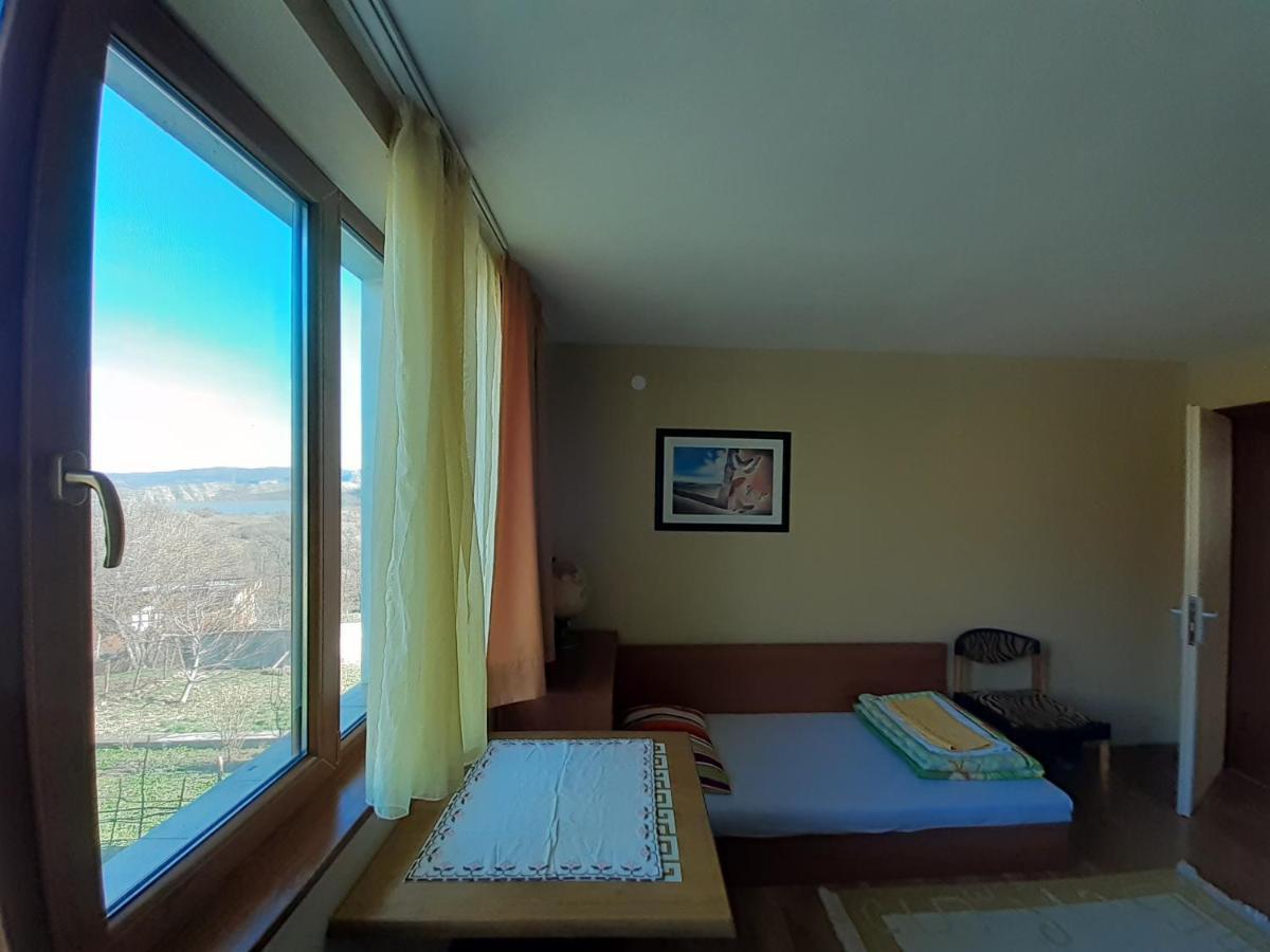 Mihaela Lake Retreat Yuvalar 外观 照片