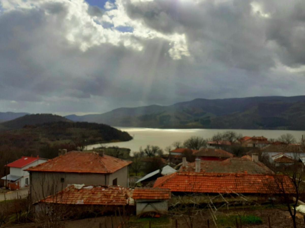 Mihaela Lake Retreat Yuvalar 外观 照片
