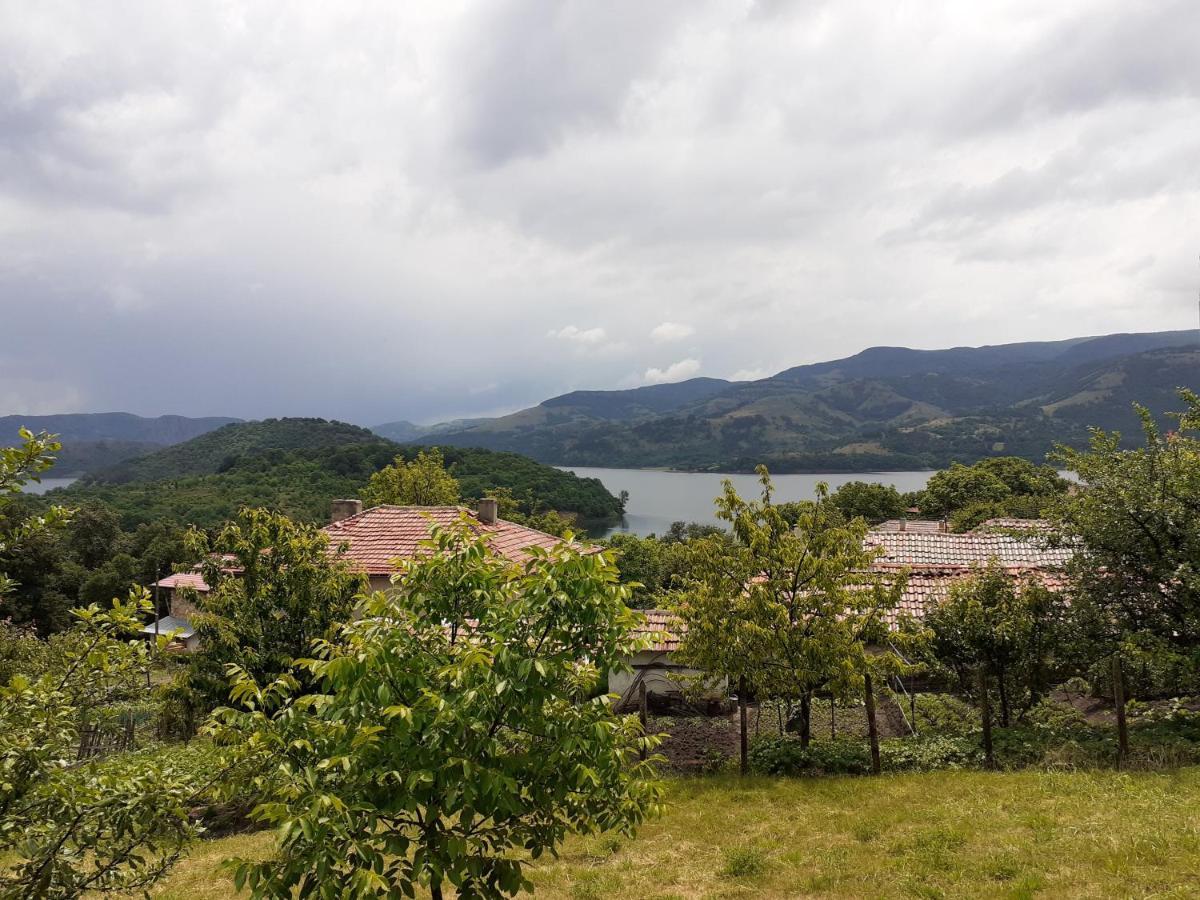 Mihaela Lake Retreat Yuvalar 外观 照片