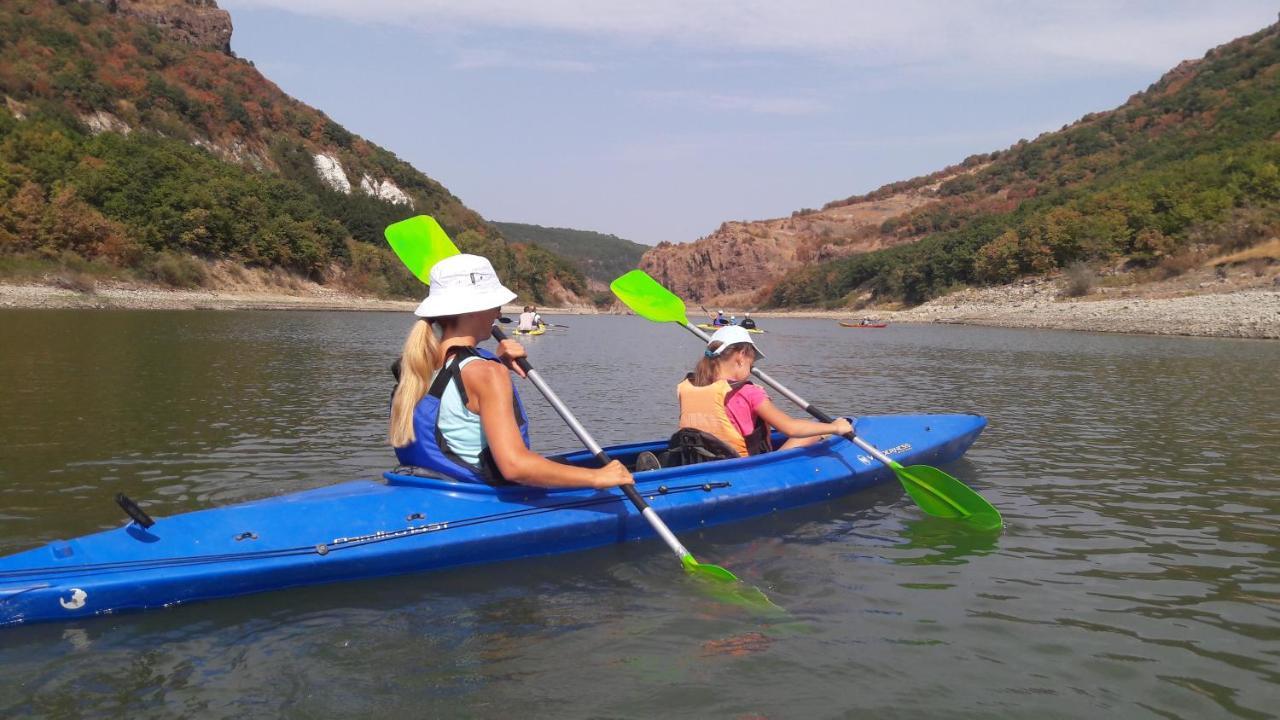Mihaela Lake Retreat Yuvalar 外观 照片