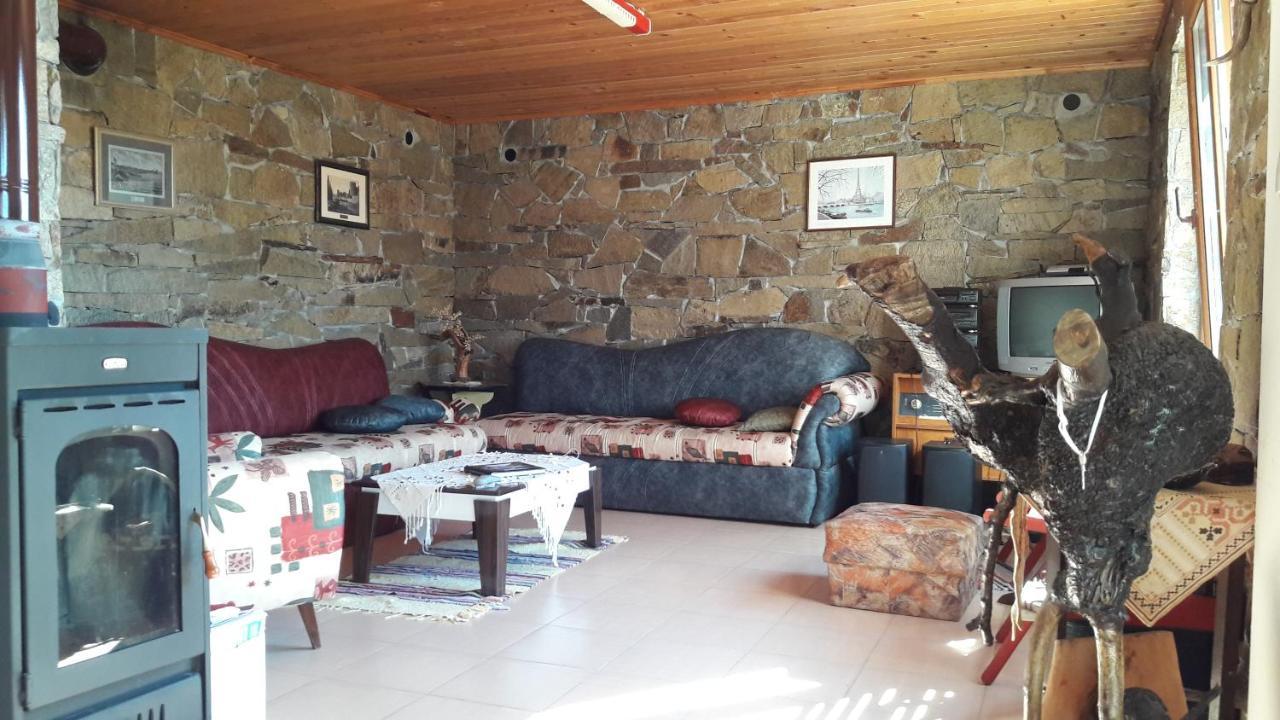 Mihaela Lake Retreat Yuvalar 外观 照片