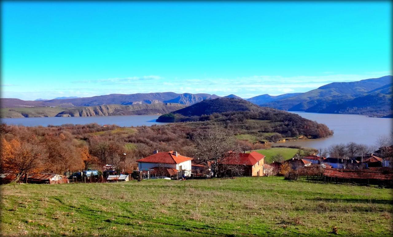 Mihaela Lake Retreat Yuvalar 外观 照片